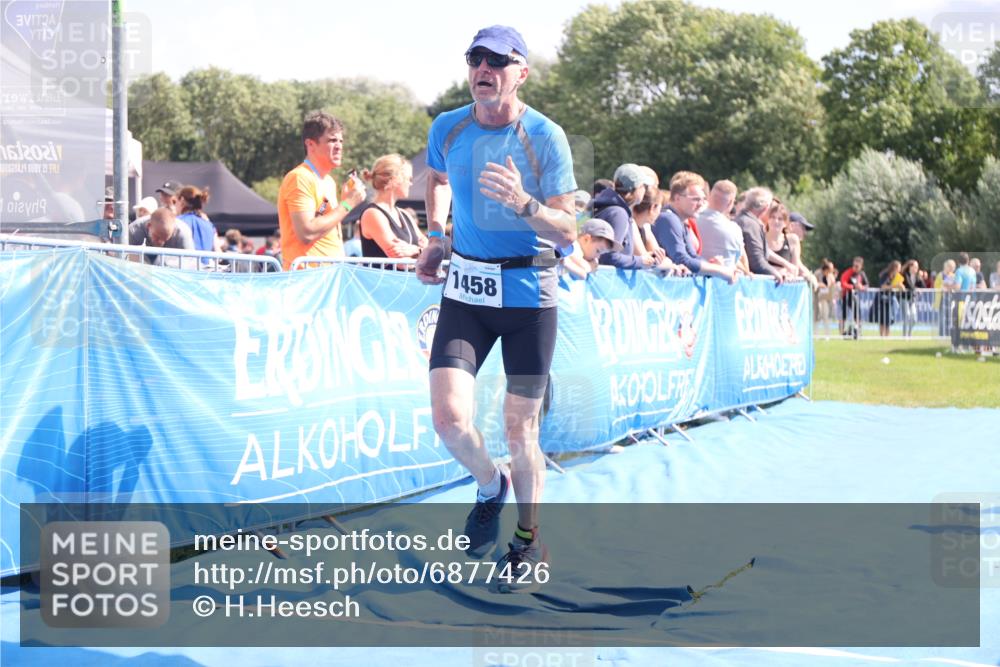 25.08.2024 - Elbe Triathlon Hamburg H.Heesch http://msf.ph/oto/6877426 25.08.2024 11:46:05 Ziel 1458 meine-sportfotos.de
