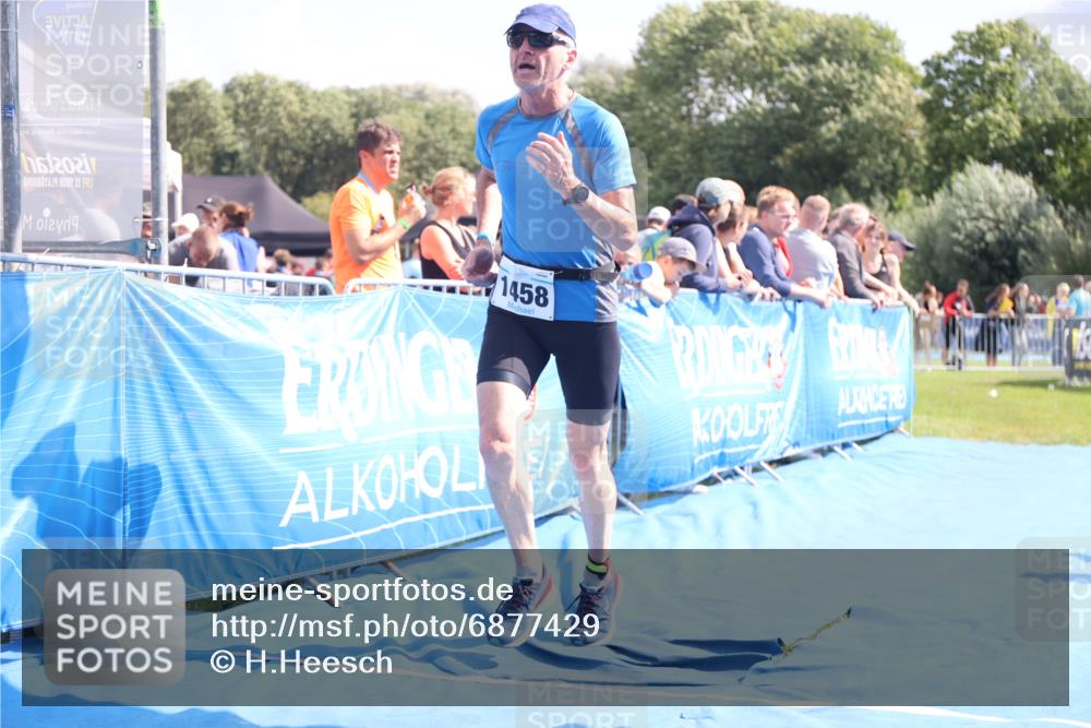 25.08.2024 - Elbe Triathlon Hamburg H.Heesch http://msf.ph/oto/6877429 25.08.2024 11:46:05 Ziel 1458 meine-sportfotos.de