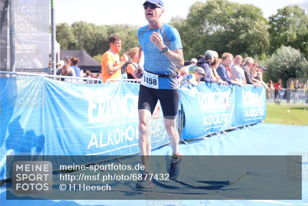 25.08.2024 - Elbe Triathlon Hamburg H.Heesch http://msf.ph/oto/6877432 25.08.2024 11:46:05 Ziel 1458 meine-sportfotos.de
