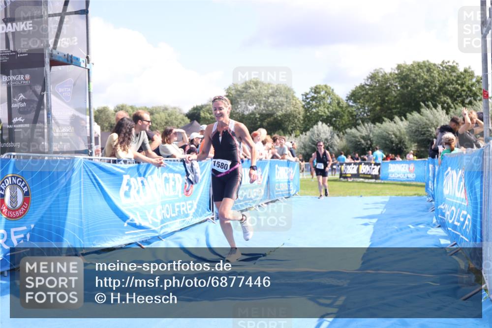 25.08.2024 - Elbe Triathlon Hamburg H.Heesch http://msf.ph/oto/6877446 25.08.2024 12:08:50 Ziel 551, 1423, 1580 meine-sportfotos.de