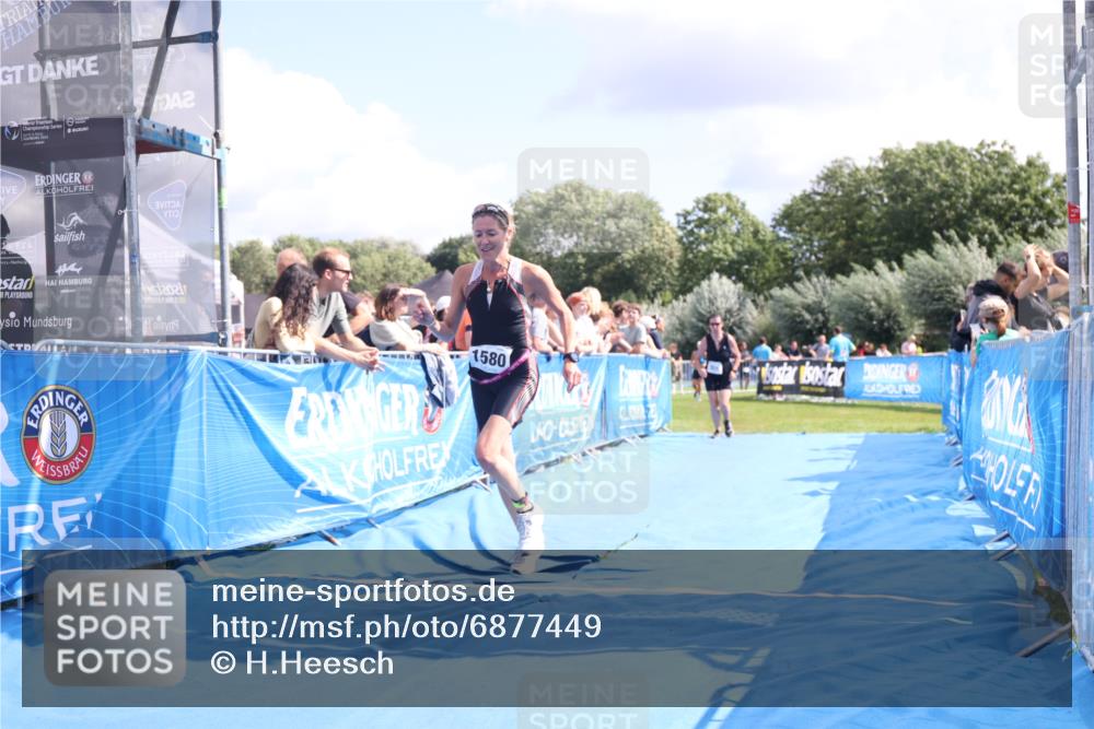 25.08.2024 - Elbe Triathlon Hamburg H.Heesch http://msf.ph/oto/6877449 25.08.2024 12:08:51 Ziel 551, 1580, 1705 meine-sportfotos.de