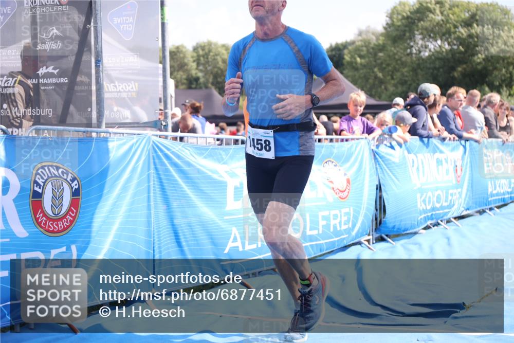 25.08.2024 - Elbe Triathlon Hamburg H.Heesch http://msf.ph/oto/6877451 25.08.2024 11:46:06 Ziel 1458, 1516 meine-sportfotos.de