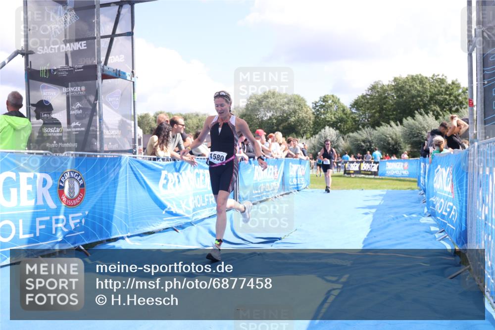 25.08.2024 - Elbe Triathlon Hamburg H.Heesch http://msf.ph/oto/6877458 25.08.2024 12:08:51 Ziel 551, 1580, 1705 meine-sportfotos.de