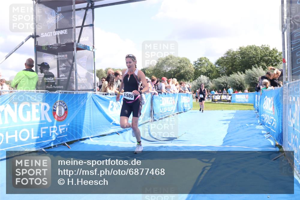 25.08.2024 - Elbe Triathlon Hamburg H.Heesch http://msf.ph/oto/6877468 25.08.2024 12:08:51 Ziel 551, 1580, 1705 meine-sportfotos.de