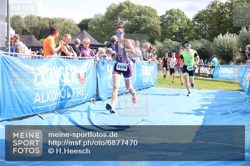 25.08.2024 - Elbe Triathlon Hamburg H.Heesch http://msf.ph/oto/6877470 25.08.2024 11:46:14 Ziel 565, 765, 779, 1516, 1718 meine-sportfotos.de