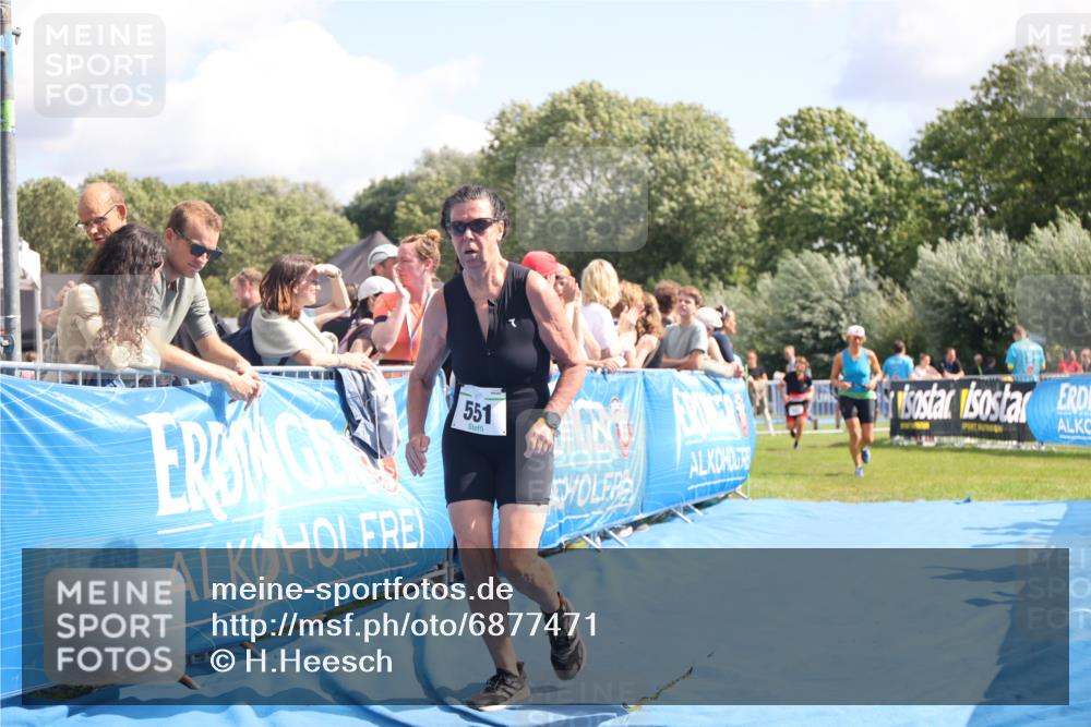 25.08.2024 - Elbe Triathlon Hamburg H.Heesch http://msf.ph/oto/6877471 25.08.2024 12:08:54 Ziel 551, 1580, 1705 meine-sportfotos.de