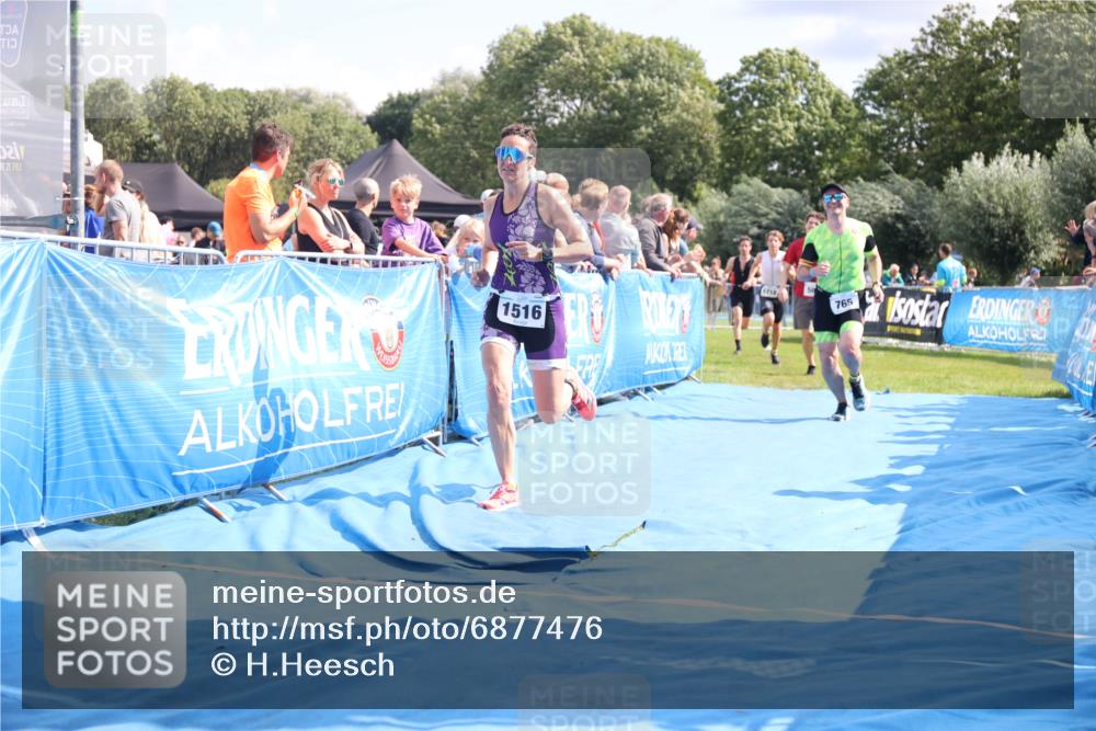 25.08.2024 - Elbe Triathlon Hamburg H.Heesch http://msf.ph/oto/6877476 25.08.2024 11:46:14 Ziel 565, 765, 779, 1516, 1718 meine-sportfotos.de