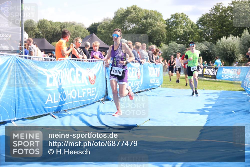 25.08.2024 - Elbe Triathlon Hamburg H.Heesch http://msf.ph/oto/6877479 25.08.2024 11:46:14 Ziel 565, 765, 779, 1516, 1718 meine-sportfotos.de