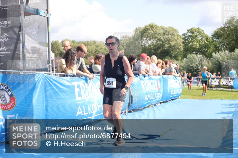 25.08.2024 - Elbe Triathlon Hamburg H.Heesch http://msf.ph/oto/6877494 25.08.2024 12:08:55 Ziel 527, 551, 1580, 1705 meine-sportfotos.de