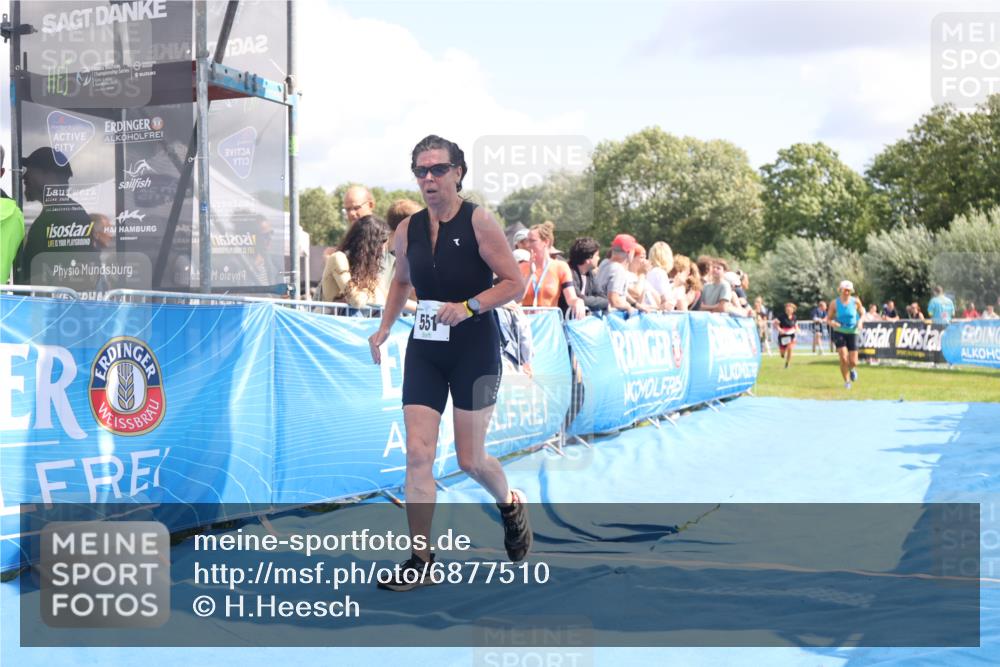 25.08.2024 - Elbe Triathlon Hamburg H.Heesch http://msf.ph/oto/6877510 25.08.2024 12:08:55 Ziel 527, 551, 1580, 1705 meine-sportfotos.de