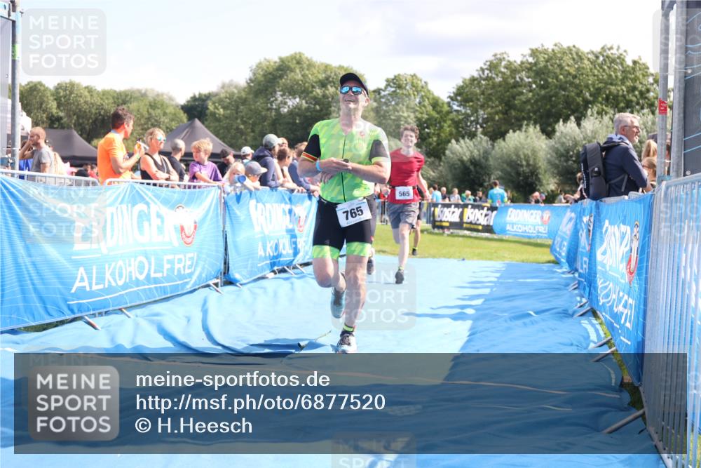 25.08.2024 - Elbe Triathlon Hamburg H.Heesch http://msf.ph/oto/6877520 25.08.2024 11:46:16 Ziel 516, 565, 765, 779, 1516, 1718 meine-sportfotos.de