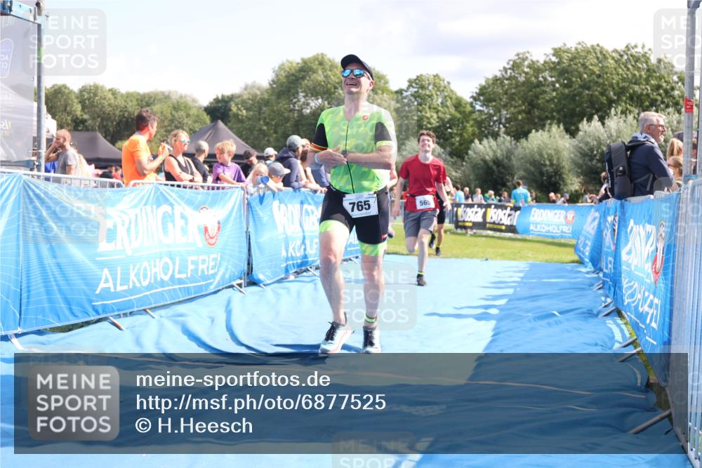 25.08.2024 - Elbe Triathlon Hamburg H.Heesch http://msf.ph/oto/6877525 25.08.2024 11:46:16 Ziel 516, 565, 765, 779, 1516, 1718 meine-sportfotos.de