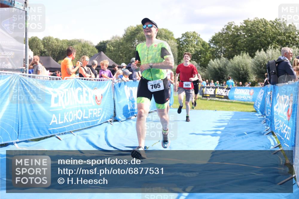 25.08.2024 - Elbe Triathlon Hamburg H.Heesch http://msf.ph/oto/6877531 25.08.2024 11:46:16 Ziel 516, 565, 765, 779, 1516, 1718 meine-sportfotos.de