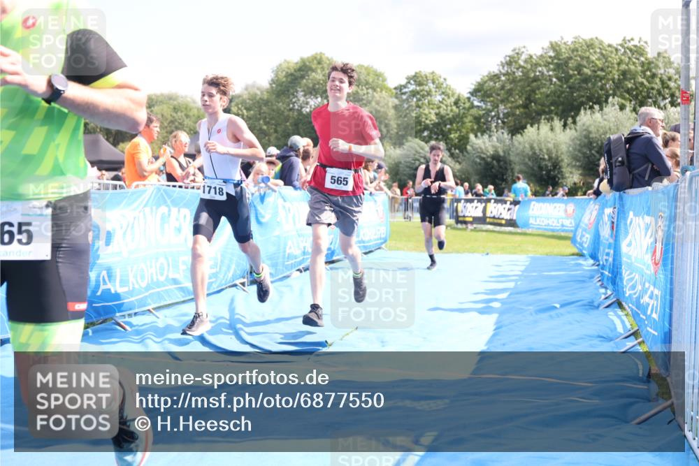 25.08.2024 - Elbe Triathlon Hamburg H.Heesch http://msf.ph/oto/6877550 25.08.2024 11:46:17 Ziel 516, 565, 765, 779, 1516, 1718 meine-sportfotos.de