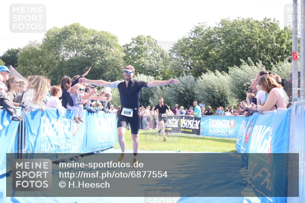 25.08.2024 - Elbe Triathlon Hamburg H.Heesch http://msf.ph/oto/6877554 25.08.2024 11:20:08 Ziel 619, 793 meine-sportfotos.de