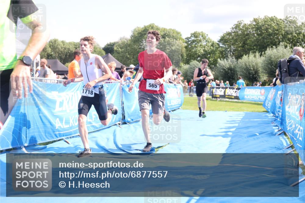 25.08.2024 - Elbe Triathlon Hamburg H.Heesch http://msf.ph/oto/6877557 25.08.2024 11:46:17 Ziel 516, 565, 765, 779, 1516, 1718 meine-sportfotos.de
