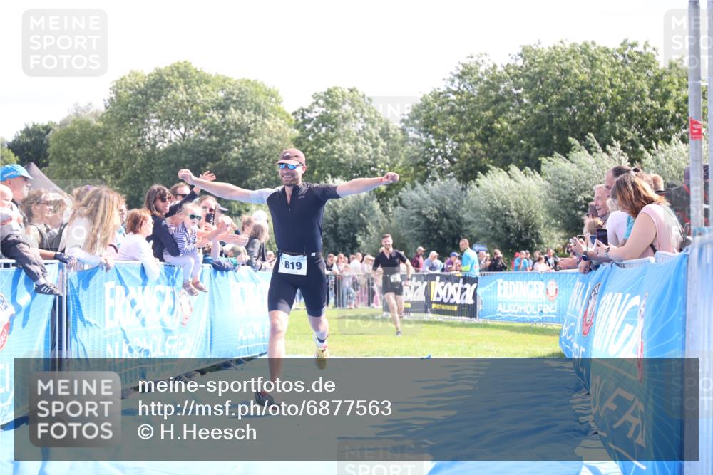 25.08.2024 - Elbe Triathlon Hamburg H.Heesch http://msf.ph/oto/6877563 25.08.2024 11:20:08 Ziel 619, 793 meine-sportfotos.de