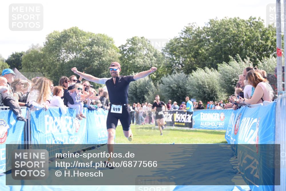 25.08.2024 - Elbe Triathlon Hamburg H.Heesch http://msf.ph/oto/6877566 25.08.2024 11:20:09 Ziel 619, 793 meine-sportfotos.de