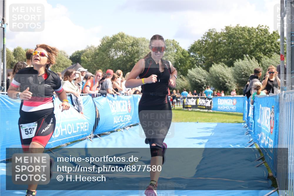 25.08.2024 - Elbe Triathlon Hamburg H.Heesch http://msf.ph/oto/6877580 25.08.2024 12:09:04 Ziel 501, 527, 1606, 1621, 1693, 1705 meine-sportfotos.de