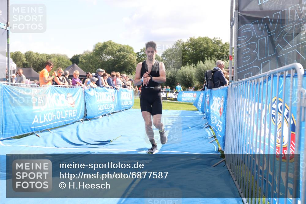 25.08.2024 - Elbe Triathlon Hamburg H.Heesch http://msf.ph/oto/6877587 25.08.2024 11:46:19 Ziel 516, 555, 565, 765, 779, 1516, 1718 meine-sportfotos.de