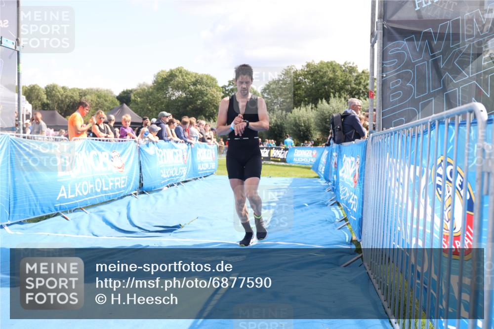 25.08.2024 - Elbe Triathlon Hamburg H.Heesch http://msf.ph/oto/6877590 25.08.2024 11:46:19 Ziel 516, 555, 565, 765, 779, 1516, 1718 meine-sportfotos.de