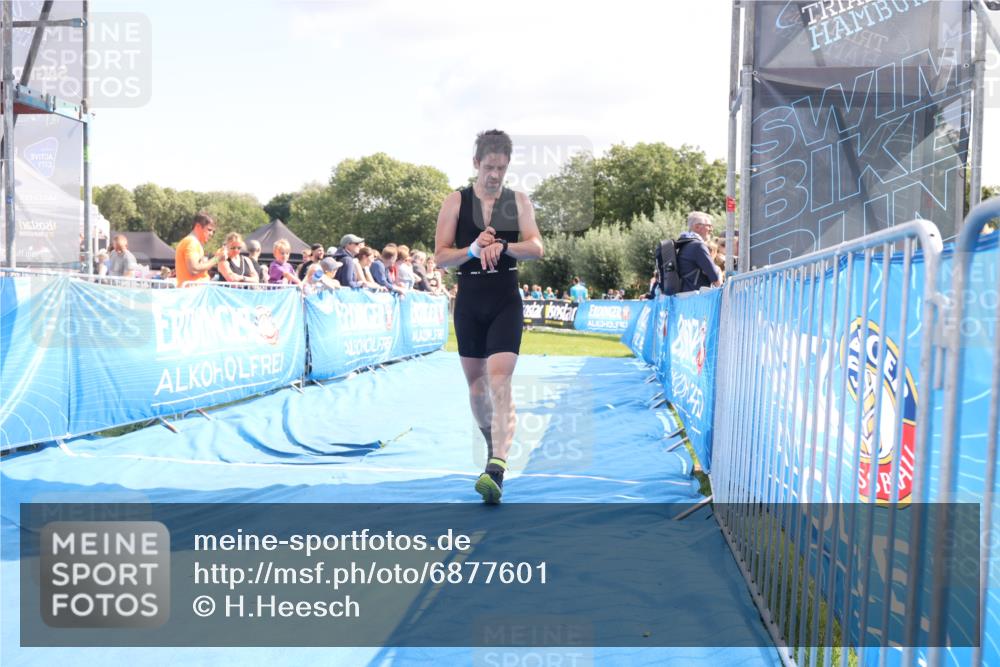 25.08.2024 - Elbe Triathlon Hamburg H.Heesch http://msf.ph/oto/6877601 25.08.2024 11:46:19 Ziel 516, 555, 565, 765, 779, 1516, 1718 meine-sportfotos.de