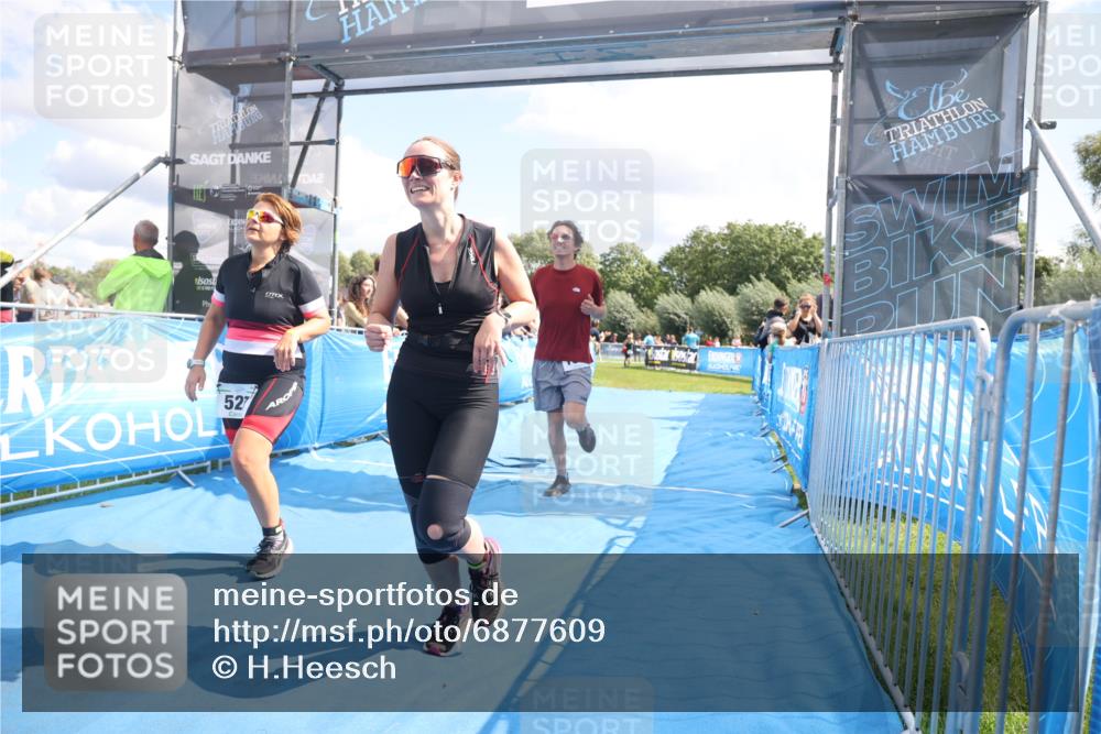 25.08.2024 - Elbe Triathlon Hamburg H.Heesch http://msf.ph/oto/6877609 25.08.2024 12:09:04 Ziel 501, 527, 1606, 1621, 1693, 1705 meine-sportfotos.de