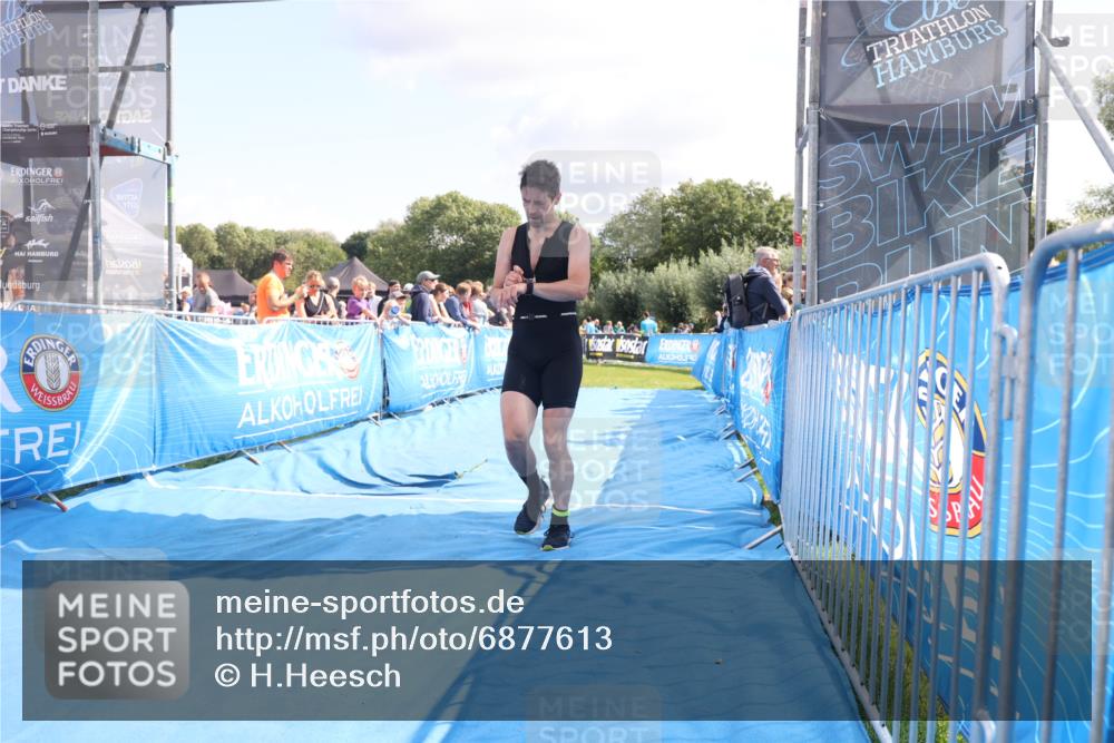 25.08.2024 - Elbe Triathlon Hamburg H.Heesch http://msf.ph/oto/6877613 25.08.2024 11:46:20 Ziel 516, 555, 565, 765, 779, 1516, 1718 meine-sportfotos.de