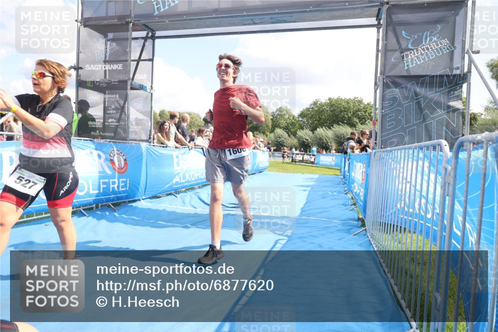 25.08.2024 - Elbe Triathlon Hamburg H.Heesch http://msf.ph/oto/6877620 25.08.2024 12:09:05 Ziel 501, 527, 1606, 1621, 1693, 1705 meine-sportfotos.de