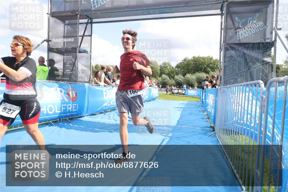 25.08.2024 - Elbe Triathlon Hamburg H.Heesch http://msf.ph/oto/6877626 25.08.2024 12:09:05 Ziel 501, 527, 1606, 1621, 1693, 1705 meine-sportfotos.de