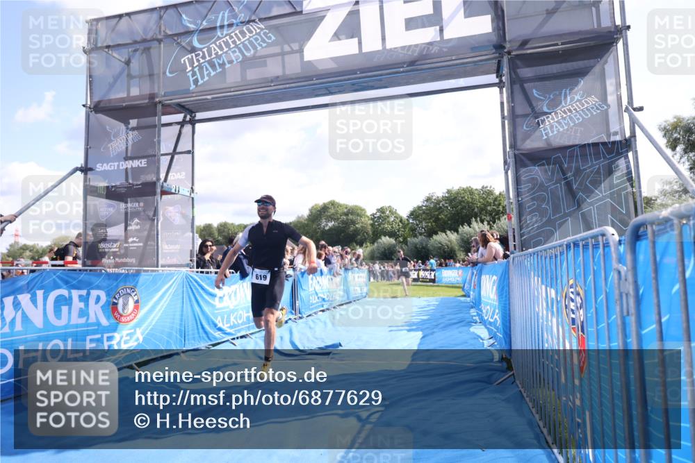 25.08.2024 - Elbe Triathlon Hamburg H.Heesch http://msf.ph/oto/6877629 25.08.2024 11:20:10 Ziel 619, 793 meine-sportfotos.de