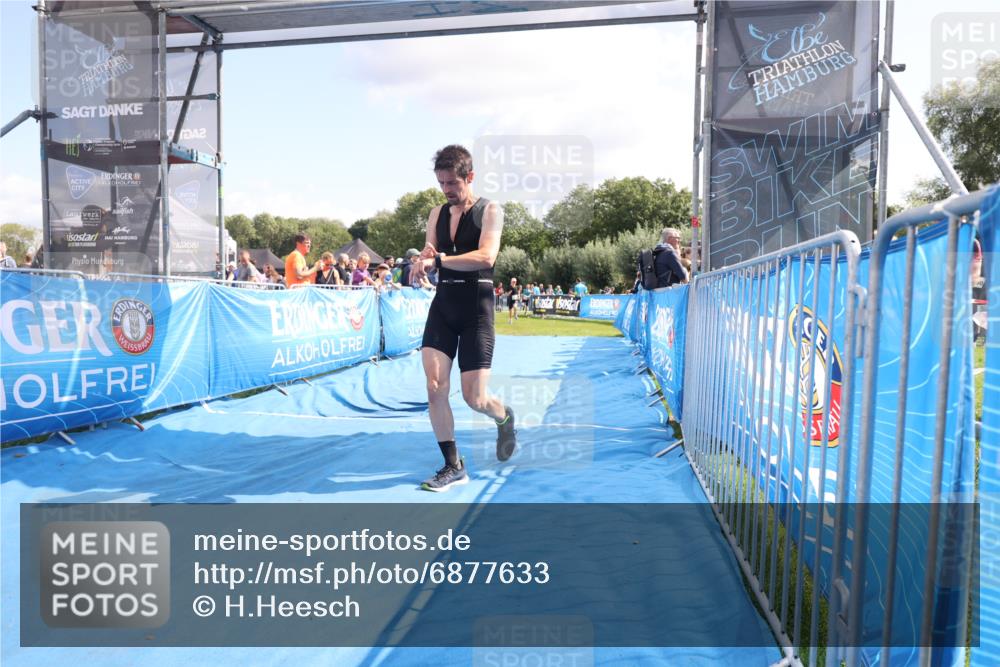 25.08.2024 - Elbe Triathlon Hamburg H.Heesch http://msf.ph/oto/6877633 25.08.2024 11:46:20 Ziel 516, 555, 565, 765, 779, 1516, 1718 meine-sportfotos.de