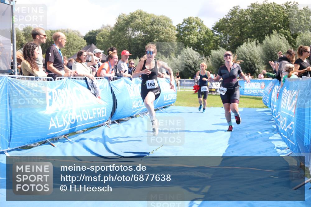 25.08.2024 - Elbe Triathlon Hamburg H.Heesch http://msf.ph/oto/6877638 25.08.2024 12:09:11 Ziel 501, 1506, 1606, 1621, 1693 meine-sportfotos.de