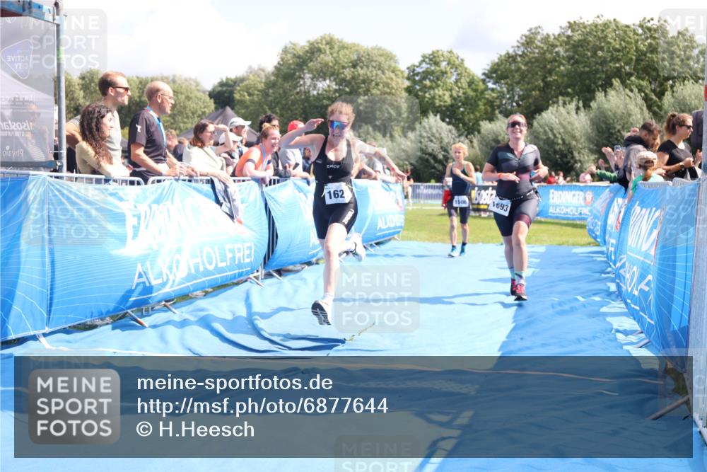 25.08.2024 - Elbe Triathlon Hamburg H.Heesch http://msf.ph/oto/6877644 25.08.2024 12:09:11 Ziel 501, 1506, 1606, 1621, 1693 meine-sportfotos.de