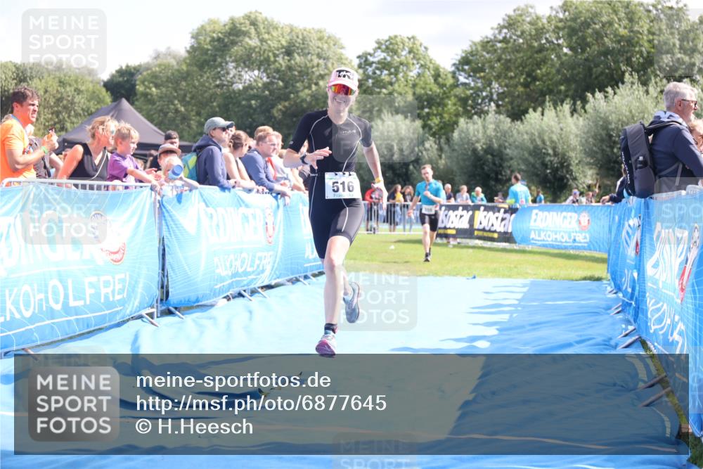 25.08.2024 - Elbe Triathlon Hamburg H.Heesch http://msf.ph/oto/6877645 25.08.2024 11:46:24 Ziel 516, 555, 565, 779, 1718 meine-sportfotos.de