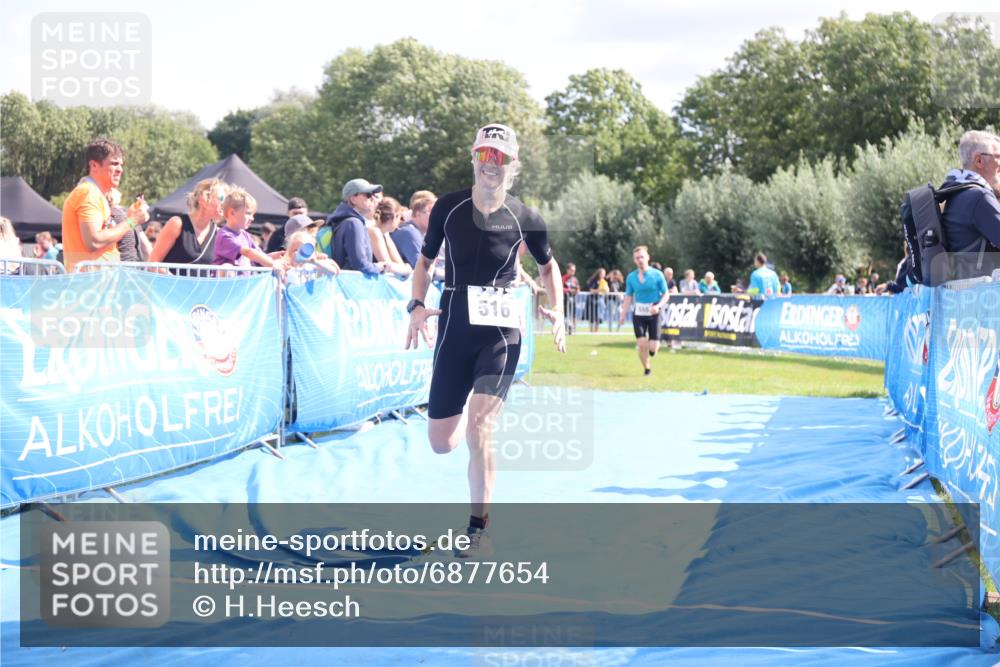 25.08.2024 - Elbe Triathlon Hamburg H.Heesch http://msf.ph/oto/6877654 25.08.2024 11:46:24 Ziel 516, 555, 565, 779, 1718 meine-sportfotos.de