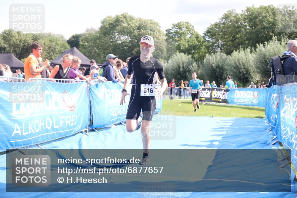 25.08.2024 - Elbe Triathlon Hamburg H.Heesch http://msf.ph/oto/6877657 25.08.2024 11:46:24 Ziel 516, 555, 565, 779, 1718 meine-sportfotos.de