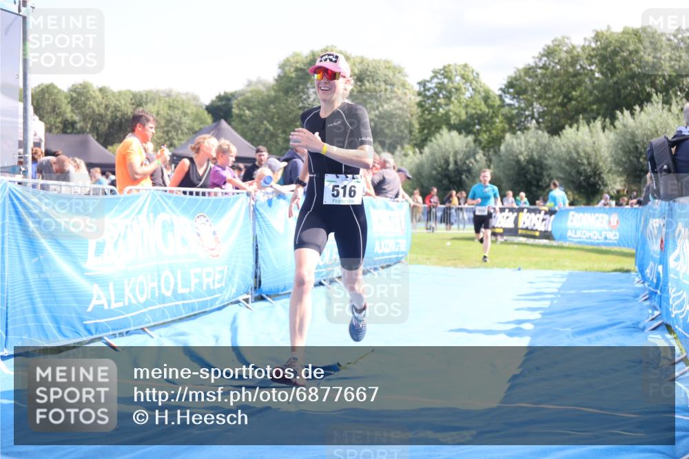 25.08.2024 - Elbe Triathlon Hamburg H.Heesch http://msf.ph/oto/6877667 25.08.2024 11:46:24 Ziel 516, 555, 565, 779, 1718 meine-sportfotos.de