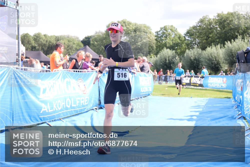 25.08.2024 - Elbe Triathlon Hamburg H.Heesch http://msf.ph/oto/6877674 25.08.2024 11:46:24 Ziel 516, 555, 565, 779, 1718 meine-sportfotos.de
