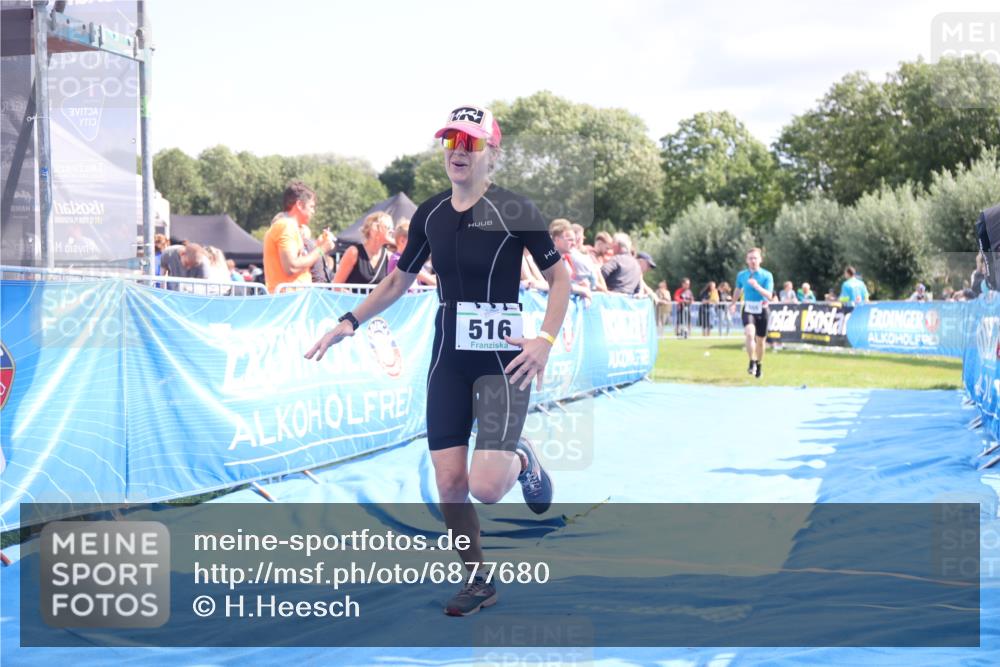 25.08.2024 - Elbe Triathlon Hamburg H.Heesch http://msf.ph/oto/6877680 25.08.2024 11:46:24 Ziel 516, 555, 565, 779, 1718 meine-sportfotos.de