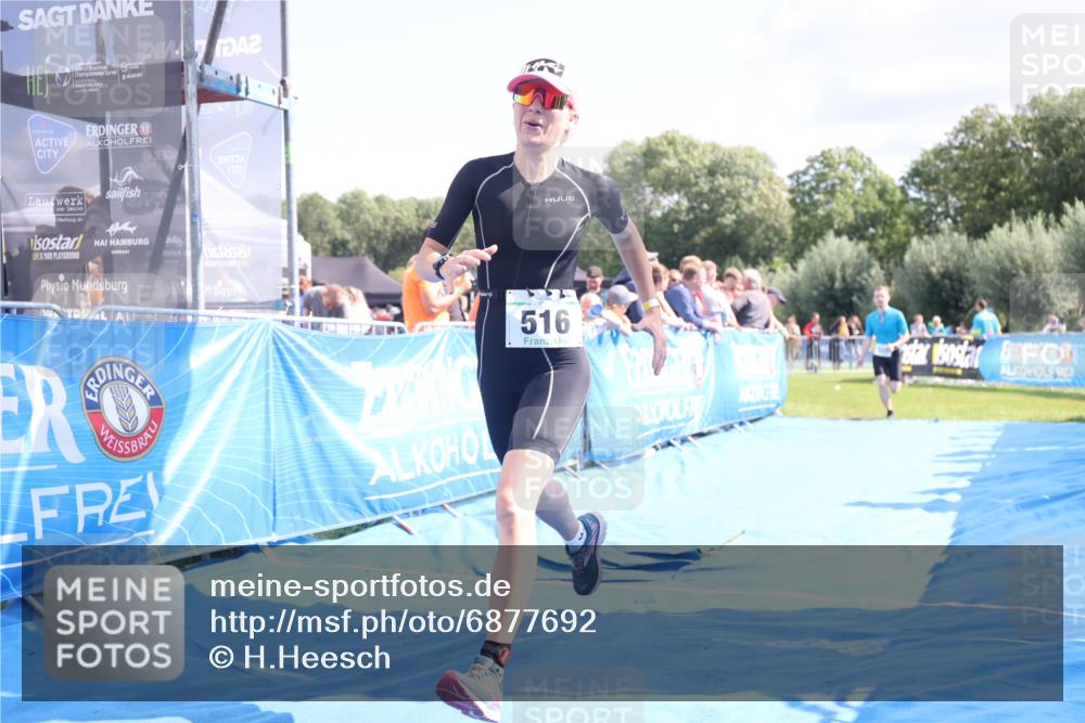 25.08.2024 - Elbe Triathlon Hamburg H.Heesch http://msf.ph/oto/6877692 25.08.2024 11:46:25 Ziel 516, 555, 779 meine-sportfotos.de