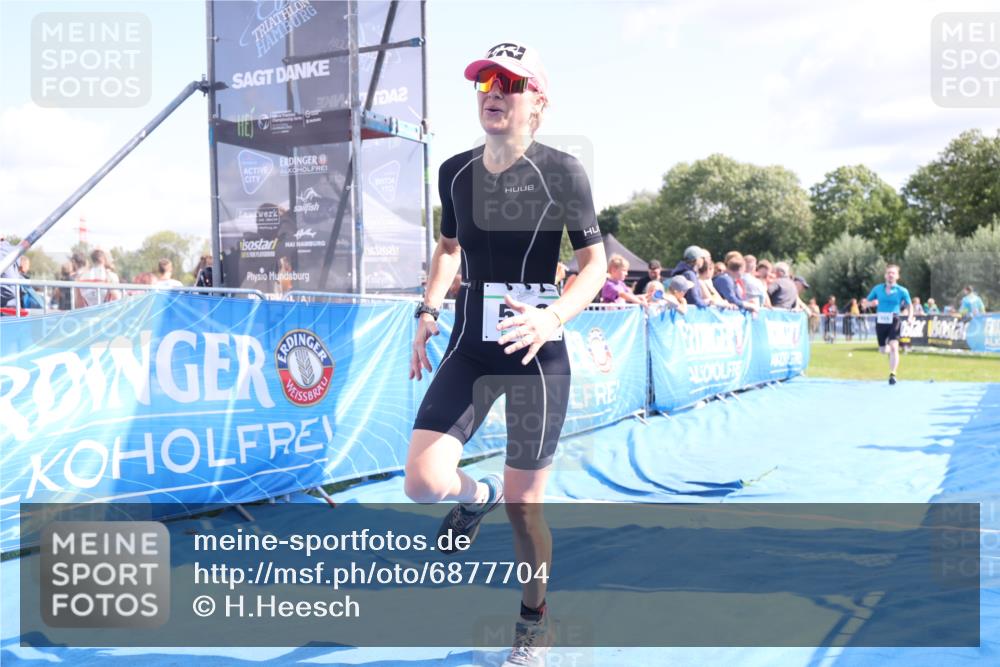 25.08.2024 - Elbe Triathlon Hamburg H.Heesch http://msf.ph/oto/6877704 25.08.2024 11:46:25 Ziel 516, 555, 779 meine-sportfotos.de