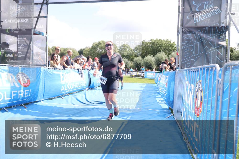 25.08.2024 - Elbe Triathlon Hamburg H.Heesch http://msf.ph/oto/6877709 25.08.2024 12:09:13 Ziel 1506, 1621, 1693 meine-sportfotos.de