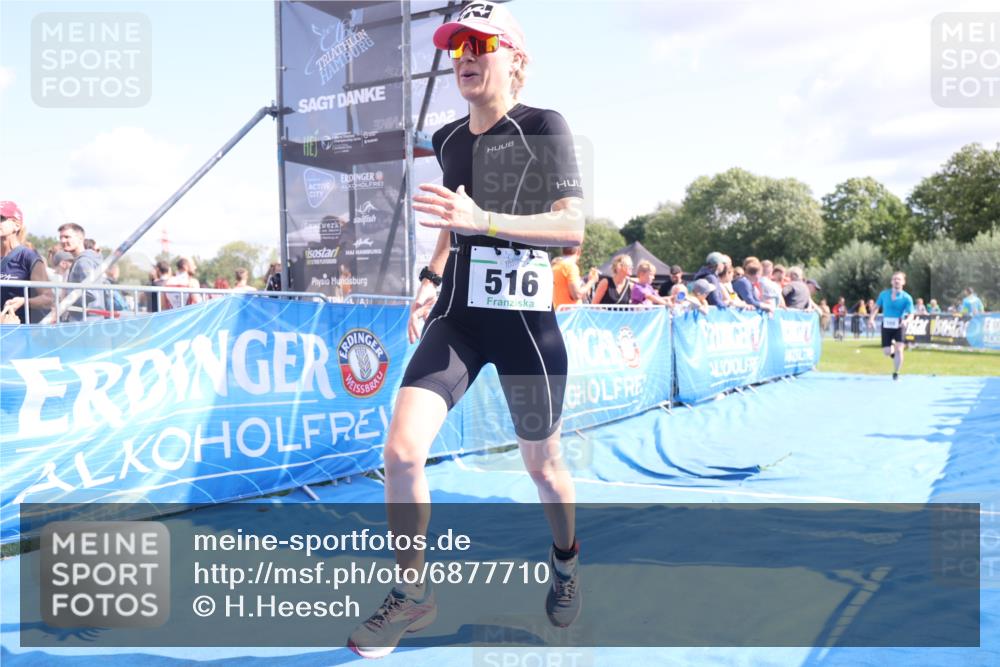 25.08.2024 - Elbe Triathlon Hamburg H.Heesch http://msf.ph/oto/6877710 25.08.2024 11:46:25 Ziel 516, 555, 779 meine-sportfotos.de