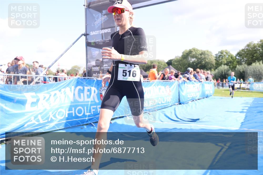25.08.2024 - Elbe Triathlon Hamburg H.Heesch http://msf.ph/oto/6877713 25.08.2024 11:46:25 Ziel 516, 555, 779 meine-sportfotos.de