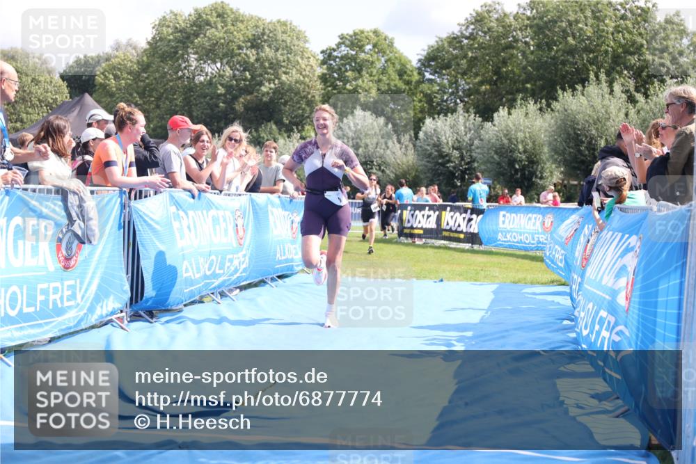 25.08.2024 - Elbe Triathlon Hamburg H.Heesch http://msf.ph/oto/6877774 25.08.2024 12:09:22 Ziel 490, 524, 1478, 1649, 1651, 1660 meine-sportfotos.de