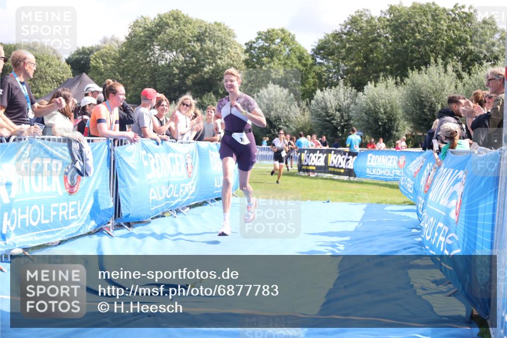 25.08.2024 - Elbe Triathlon Hamburg H.Heesch http://msf.ph/oto/6877783 25.08.2024 12:09:22 Ziel 490, 524, 1478, 1649, 1651, 1660 meine-sportfotos.de