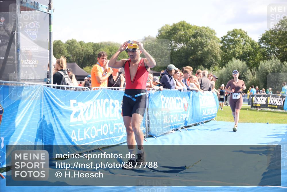 25.08.2024 - Elbe Triathlon Hamburg H.Heesch http://msf.ph/oto/6877788 25.08.2024 11:46:51 Ziel 473, 1452, 1605 meine-sportfotos.de