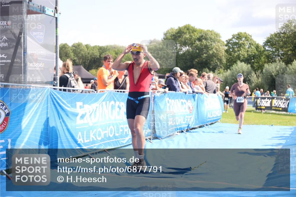 25.08.2024 - Elbe Triathlon Hamburg H.Heesch http://msf.ph/oto/6877791 25.08.2024 11:46:52 Ziel 473, 1452, 1605 meine-sportfotos.de