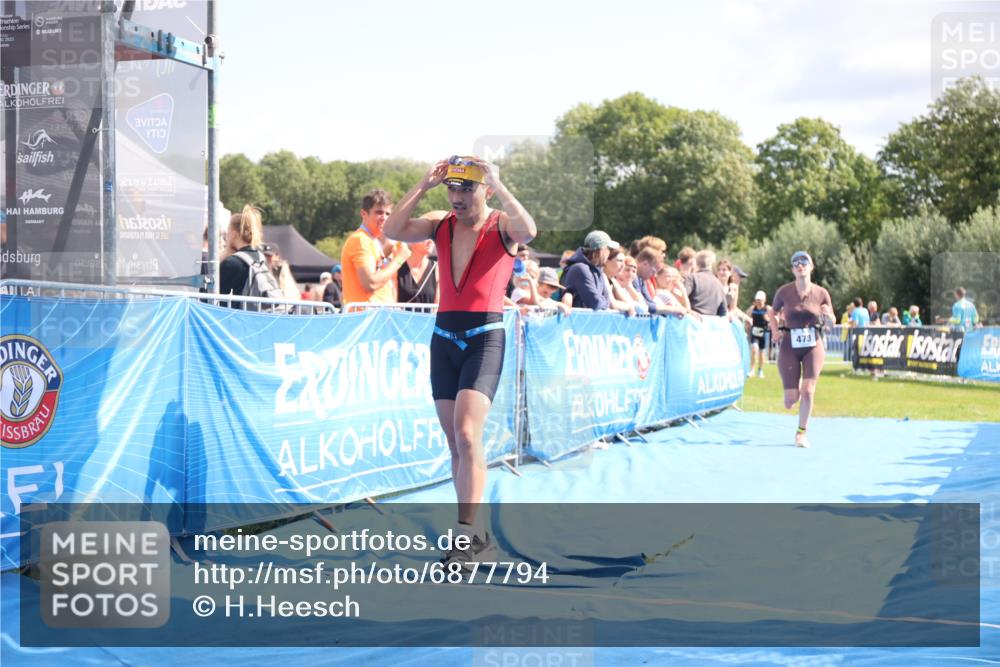 25.08.2024 - Elbe Triathlon Hamburg H.Heesch http://msf.ph/oto/6877794 25.08.2024 11:46:52 Ziel 473, 1452, 1605 meine-sportfotos.de